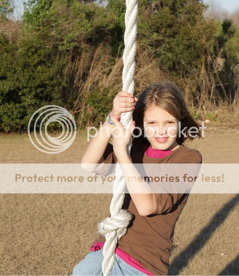 IMAGE: http://i639.photobucket.com/albums/uu115/michindi09/nicole2.jpg