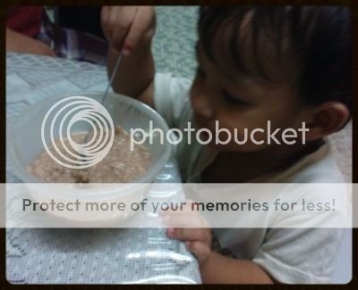 anak makan oat photo e1f782b5-335d-4b9c-afda-304307d3cf8f_zpsf13b0ceb.jpg